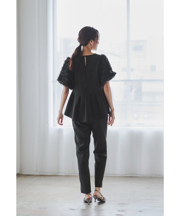 {"color":"\u30d6\u30e9\u30c3\u30af","info":"model\uff1aH165cm size\uff1aM"}