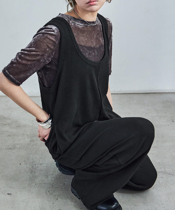 {"color":"\u30d6\u30e9\u30c3\u30af","info":"model\uff1aH158cm size\uff1aM"}