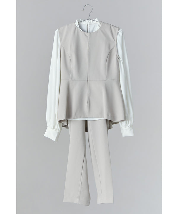 {"color":"\u30d9\u30fc\u30b8\u30e5","info":""}