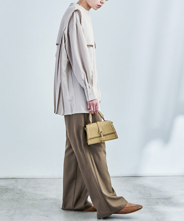 {"color":"\u30b0\u30ec\u30fc\u30b8\u30e5","info":""}