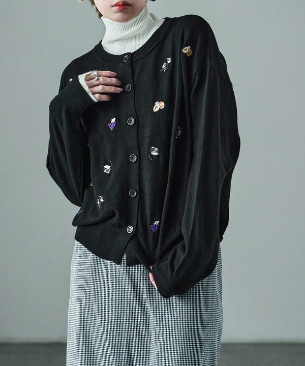 {"color":"\u30d6\u30e9\u30c3\u30af","info":"model\uff1aH158cm size\uff1aM"}