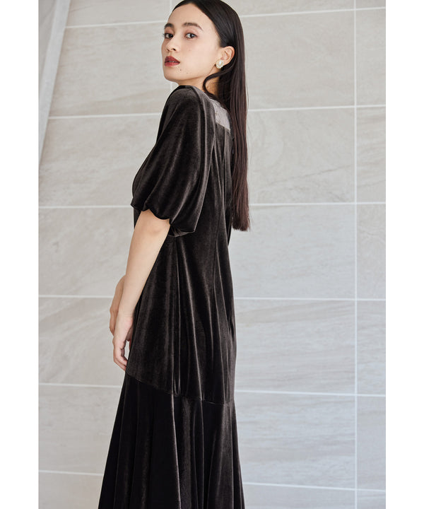 {"color":"\u30d6\u30e9\u30a6\u30f3","info":"model\uff1aH165cm size\uff1aM"}