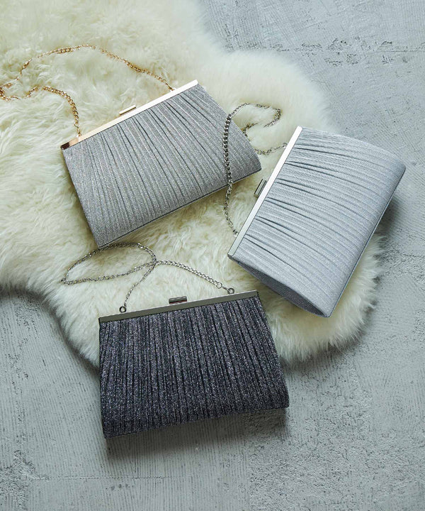 {"color":"\u30b7\u30eb\u30d0\u30fc","info":""}