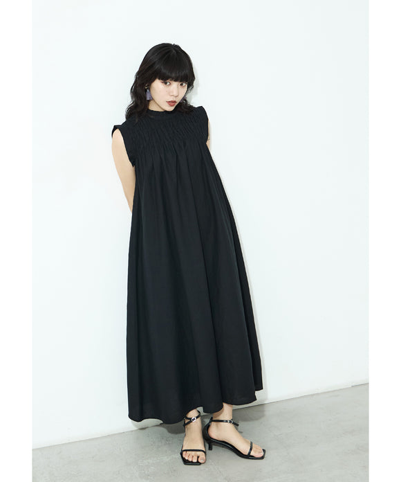 {"color":"\u30d6\u30e9\u30c3\u30af","info":"model\uff1aH157cm size\uff1aM"}