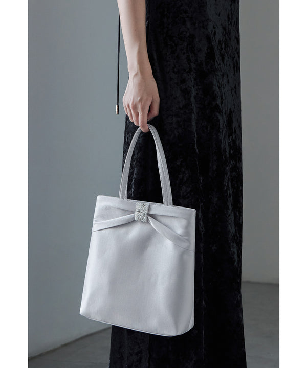 {"color":"\u30b7\u30eb\u30d0\u30fc","info":""}