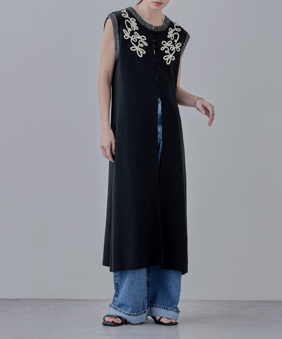 {"color":"\u30d6\u30e9\u30c3\u30af","info":"model\uff1aH166cm size\uff1aF"}