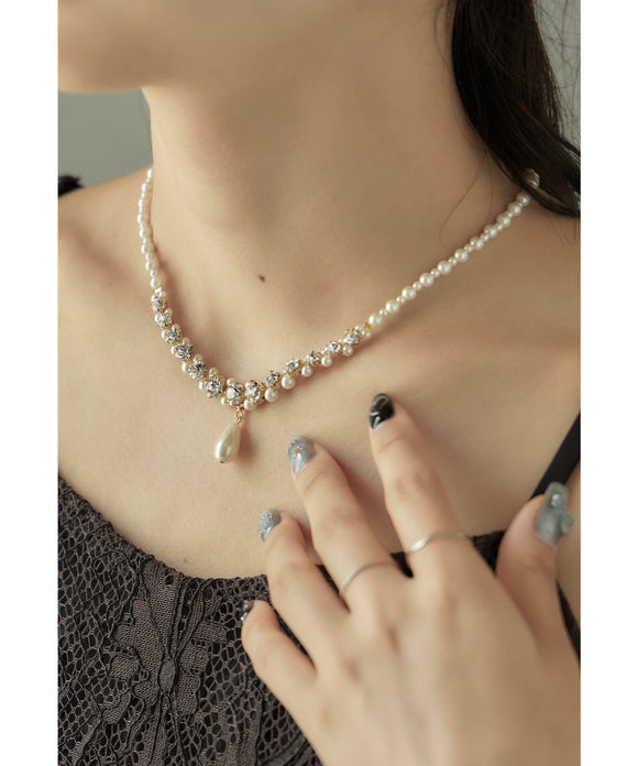 {"color":"\u30aa\u30d5\u30db\u30ef\u30a4\u30c8","info":""}