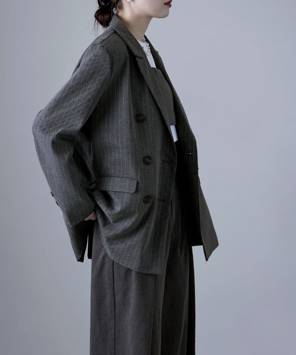 {"color":"\u30b0\u30ec\u30fc","info":"model\uff1aH170cm size\uff1aF"}