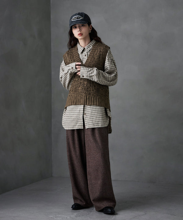 {"color":"\u30d9\u30fc\u30b8\u30e5","info":"model\uff1aH166cm size\uff1aM"}