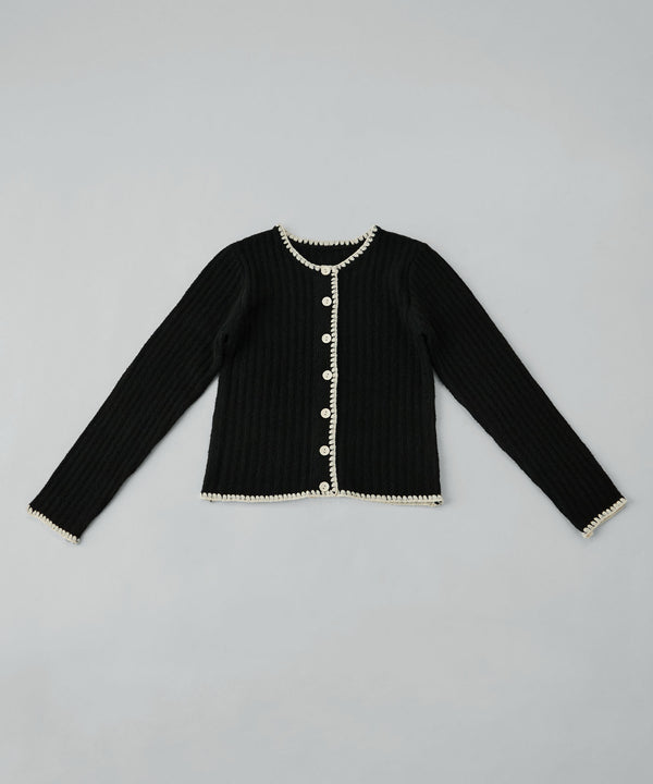 {"color":"\u30d6\u30e9\u30c3\u30af","info":""}