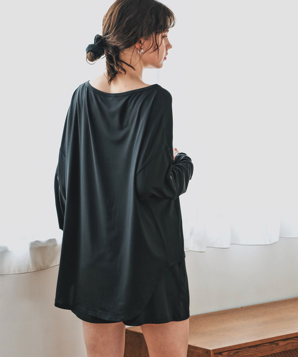 {"color":"\u30d6\u30e9\u30c3\u30af","info":"model\uff1aH166cm size\uff1aM-L"}