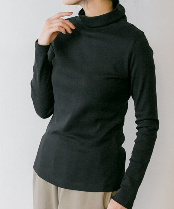 {"color":"\u30d6\u30e9\u30c3\u30af","info":"model\uff1aH162cm size\uff1aM"}
