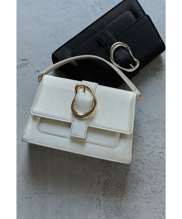 {"color":"\u30d9\u30fc\u30b8\u30e5","info":""}