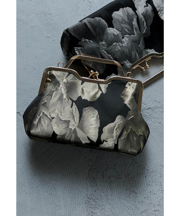 {"color":"\u30b4\u30fc\u30eb\u30c9","info":""}