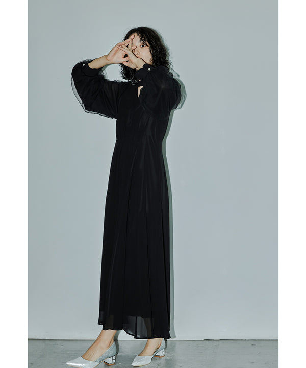 {"color":"\u30d6\u30e9\u30c3\u30af","info":"model\uff1aH166cm size\uff1aM"}