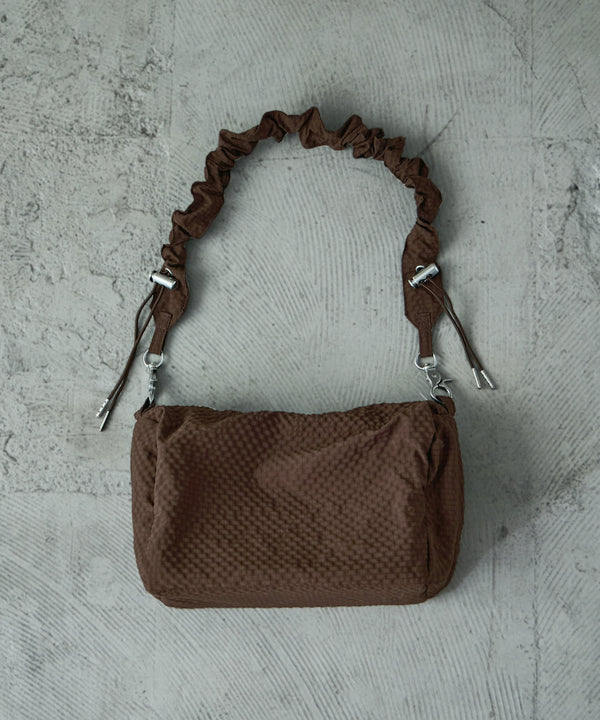 {"color":"\u30d6\u30e9\u30a6\u30f3","info":"model\uff1aH158cm size\uff1aF"}