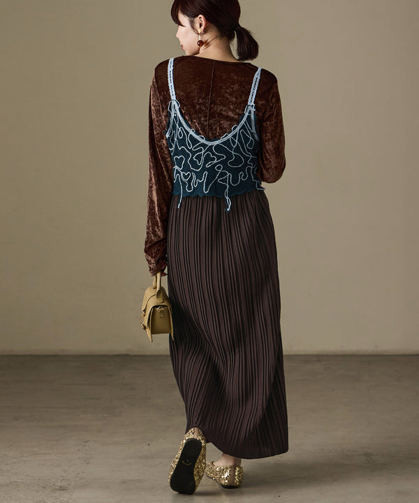 {"color":"\u30d6\u30e9\u30a6\u30f3","info":"model\uff1aH158cm size\uff1aM"}