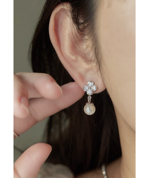 {"color":"\u30b7\u30eb\u30d0\u30fc","info":""}