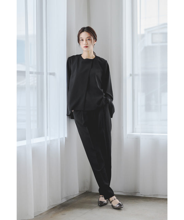 {"color":"\u30d6\u30e9\u30c3\u30af","info":"model\uff1aH165cm size\uff1aM"}