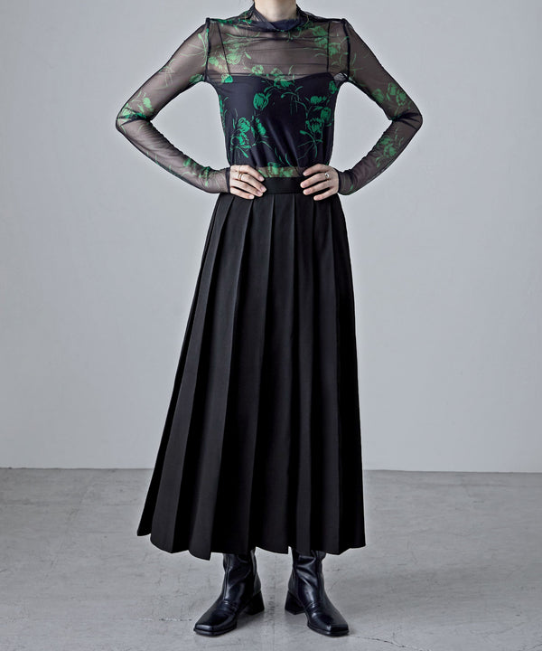 {"color":"\u30d6\u30e9\u30c3\u30af","info":"model\uff1aH170cm size\uff1aM"}