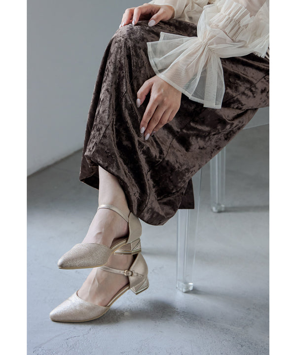 {"color":"\u30d9\u30fc\u30b8\u30e5","info":""}