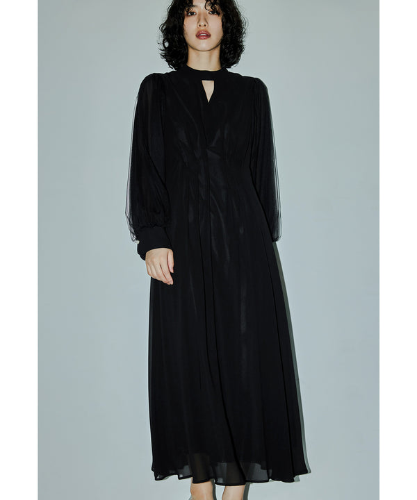 {"color":"\u30d6\u30e9\u30c3\u30af","info":"model\uff1aH166cm size\uff1aM"}