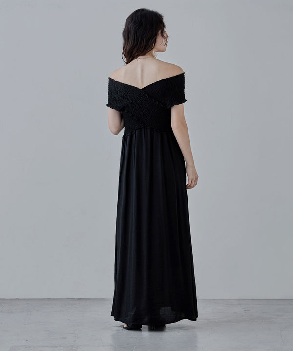 {"color":"\u30d6\u30e9\u30c3\u30af","info":"model\uff1aH166cm size\uff1aF"}
