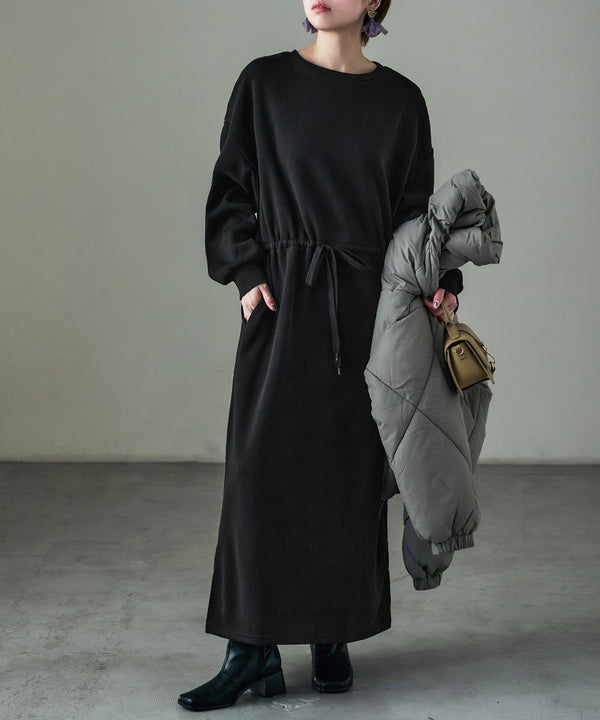 {"color":"\u30d6\u30e9\u30c3\u30af","info":"model\uff1aH158cm size\uff1aM"}