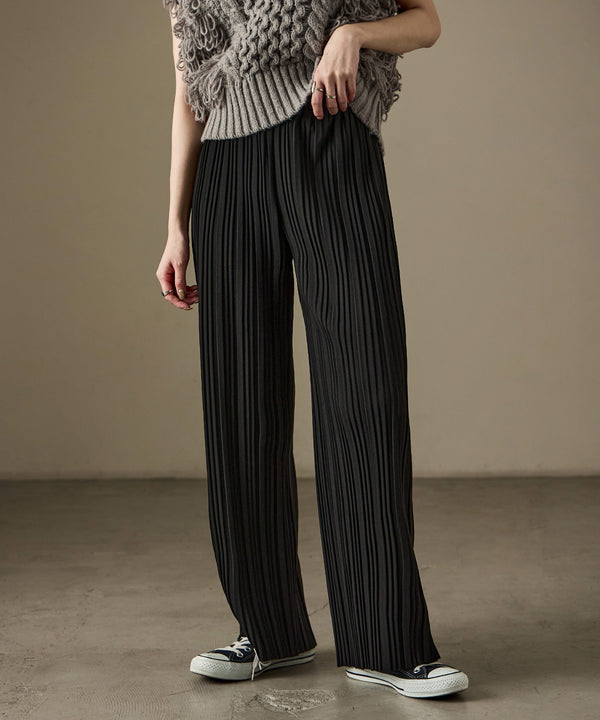 {"color":"\u30d6\u30e9\u30c3\u30af","info":"model\uff1aH158cm size\uff1aM"}