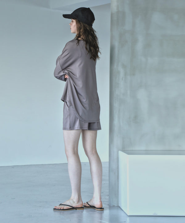 {"color":"\u30e2\u30ab","info":"model\uff1aH166cm size\uff1aM-L"}