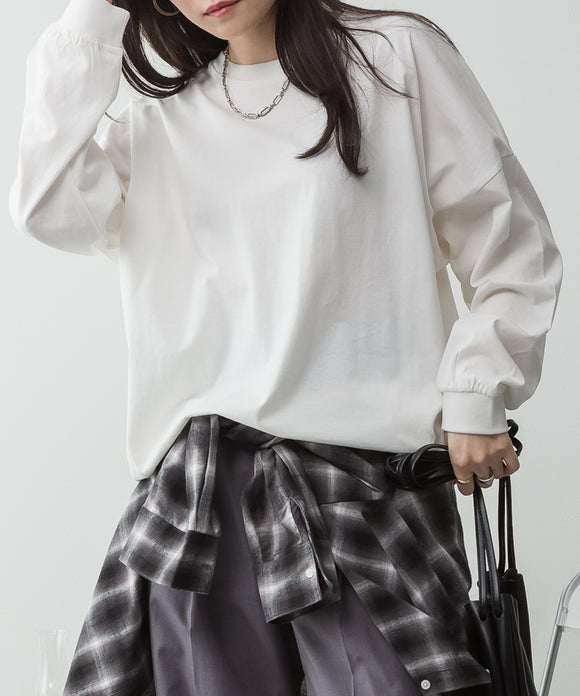 {"color":"\u30aa\u30d5\u30db\u30ef\u30a4\u30c8","info":"model\uff1aH167cm size\uff1aM-L"}