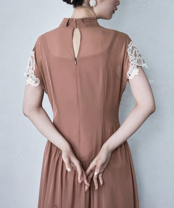 {"color":"\u30a2\u30f3\u30c6\u30a3\u30fc\u30af\u30d4\u30f3\u30af","info":"model\uff1aH163cm size\uff1aM"}