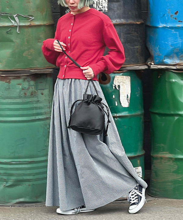 {"color":"\u30d6\u30e9\u30c3\u30af","info":"model\uff1aH155cm size\uff1aF"}