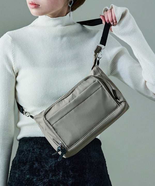 {"color":"\u30b0\u30ec\u30fc","info":""}