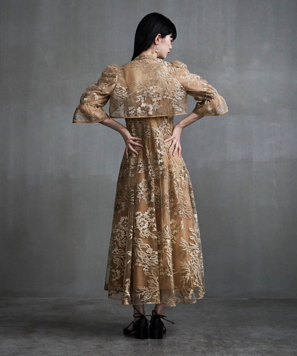 {"color":"\u30d9\u30fc\u30b8\u30e5","info":"model\uff1aH163cm size\uff1aM"}