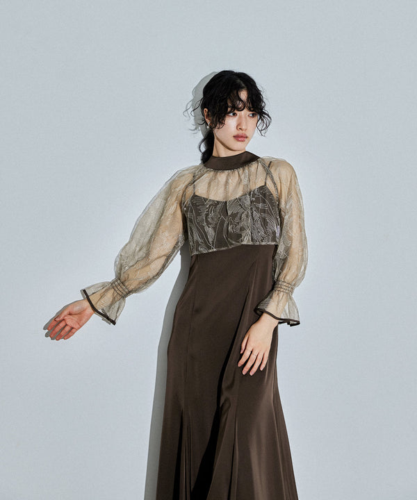 {"color":"\u30d6\u30e9\u30a6\u30f3","info":"model\uff1aH167cm size\uff1aM"}