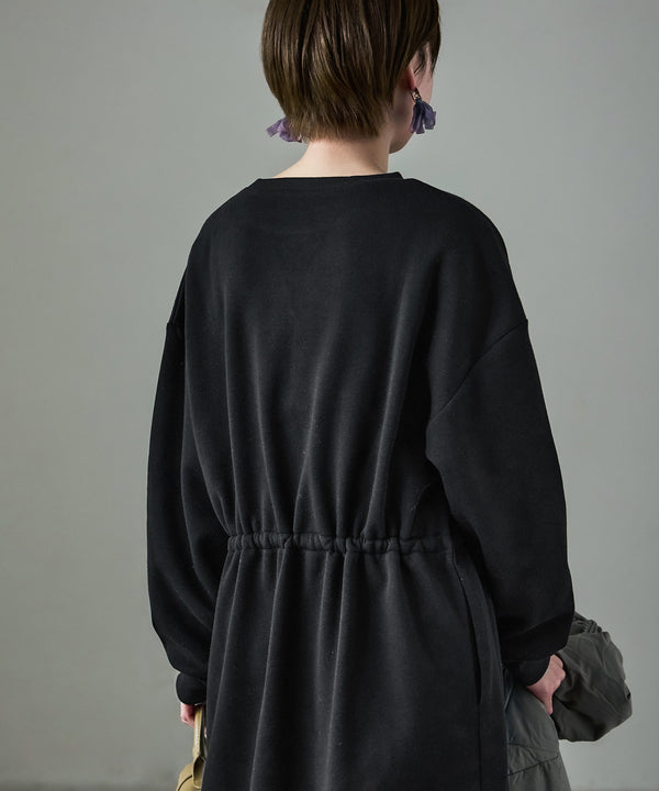 {"color":"\u30d6\u30e9\u30c3\u30af","info":"model\uff1aH158cm size\uff1aM"}