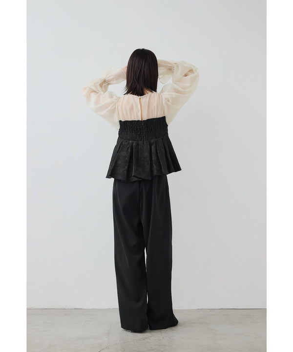 {"color":"\u30d6\u30e9\u30c3\u30af","info":"model\uff1aH166cm size\uff1aM"}