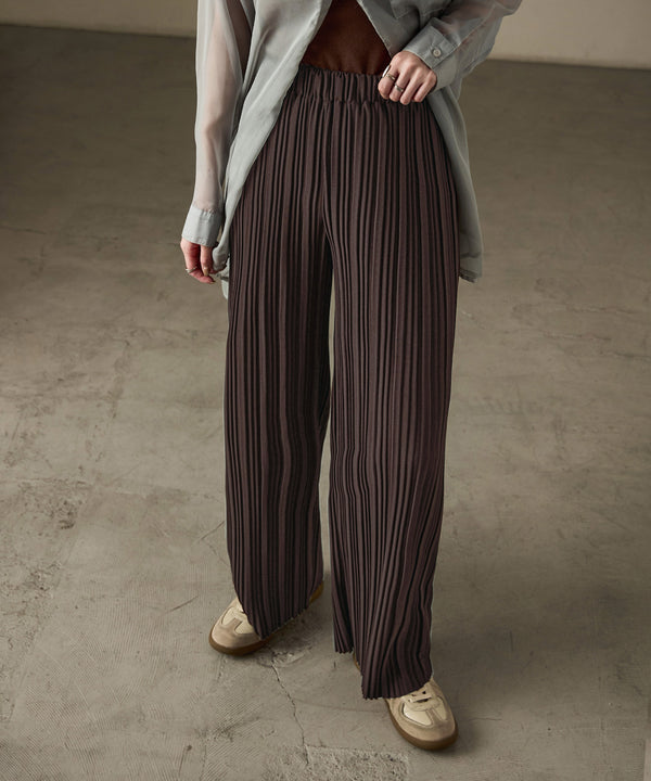 {"color":"\u30d6\u30e9\u30a6\u30f3","info":"model\uff1aH158cm size\uff1aM"}