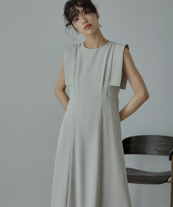 {"color":"\u30b0\u30ec\u30fc\u30b8\u30e5","info":"model\uff1aH167cm size\uff1aM"}