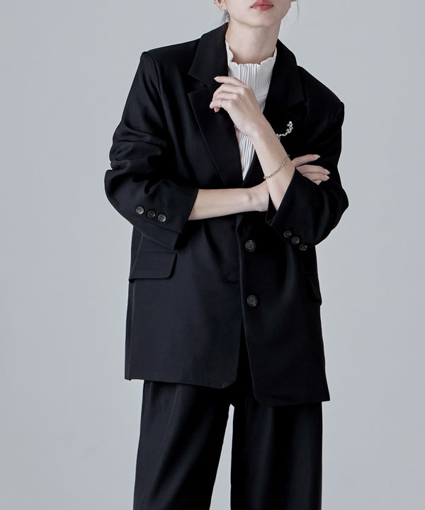 {"color":"\u30d6\u30e9\u30c3\u30af","info":"model\uff1aH166cm size\uff1aM"}