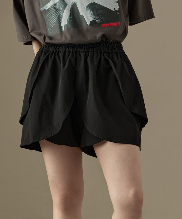 {"color":"\u30d6\u30e9\u30c3\u30af","info":"model\uff1aH158cm size\uff1aM"}