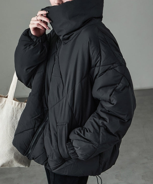 {"color":"\u30d6\u30e9\u30c3\u30af","info":"model\uff1aH158cm size\uff1aM"}