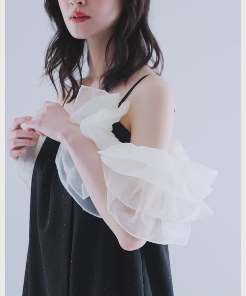 {"color":"\u30d6\u30e9\u30c3\u30af","info":"model\uff1aH166cm size\uff1aM"}