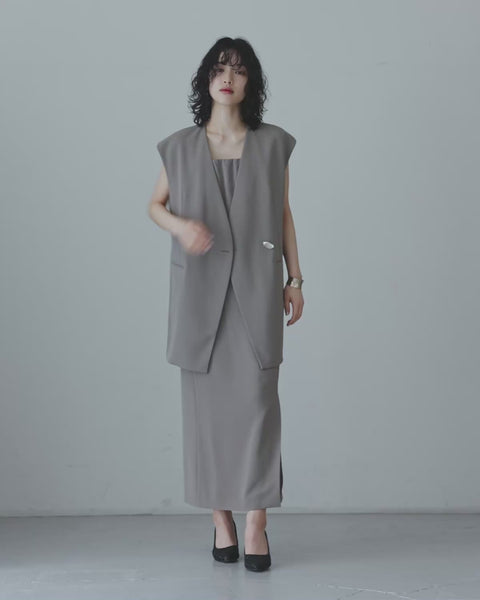 {"color":"\u30ab\u30fc\u30ad","info":"model\uff1aH166cm size\uff1aM"}