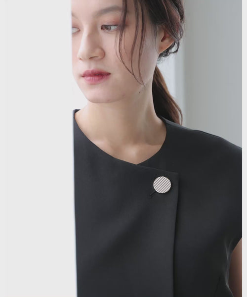 {"color":"\u30d6\u30e9\u30c3\u30af","info":"model\uff1aH165cm size\uff1aM"}