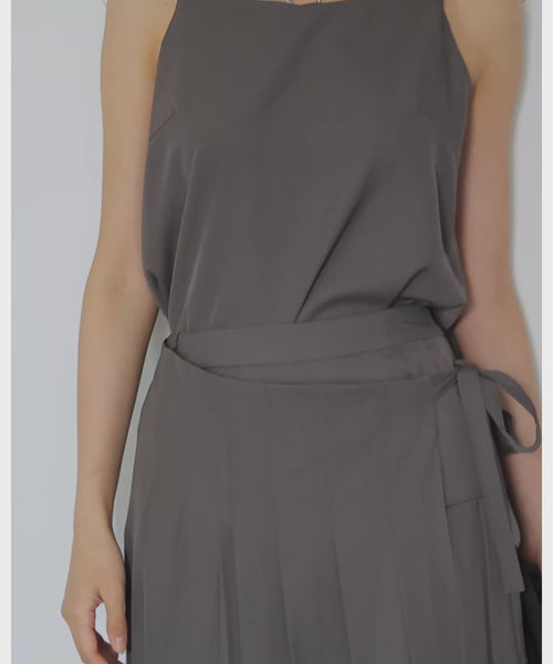 {"color":"\u30d6\u30e9\u30a6\u30f3","info":"model\uff1aH165cm size\uff1aM"}