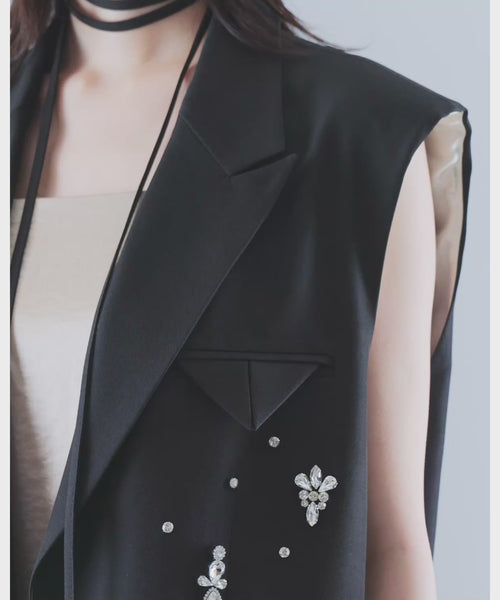 {"color":"\u30d6\u30e9\u30c3\u30af","info":"model\uff1aH166cm size\uff1aM"}