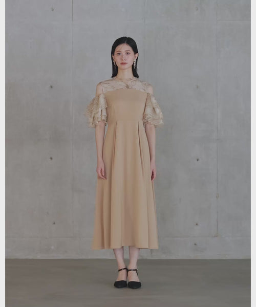 {"color":"\u30d9\u30fc\u30b8\u30e5","info":"model\uff1aH166cm size\uff1aM"}