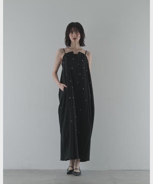 {"color":"\u30d6\u30e9\u30c3\u30af","info":"model\uff1aH166cm size\uff1aM"}